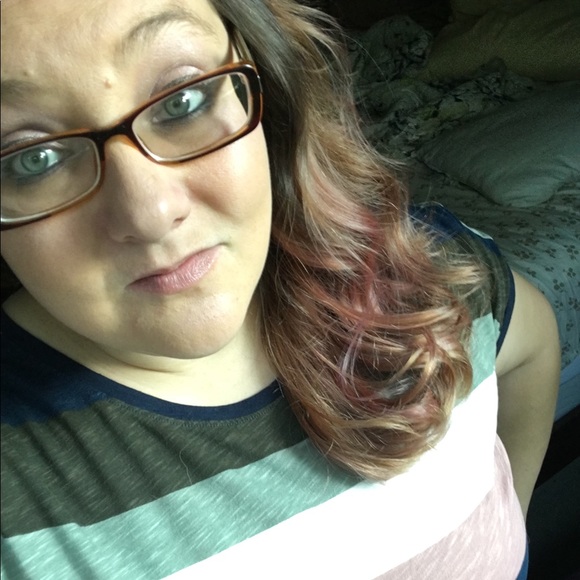 Meet the Posher, Jennifer - Picture 1 of 2